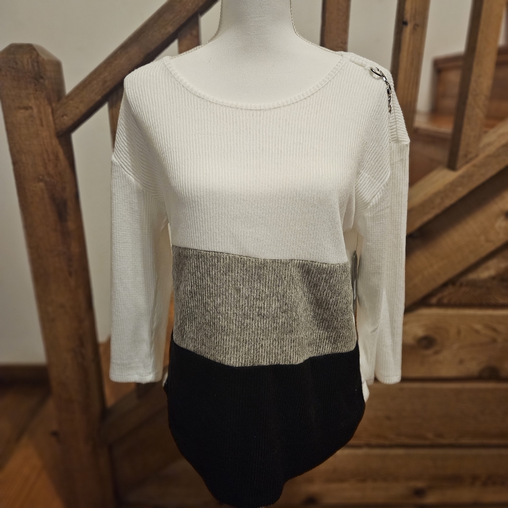 Vintage Rose Black,Grey And White Crew Neck Sweater